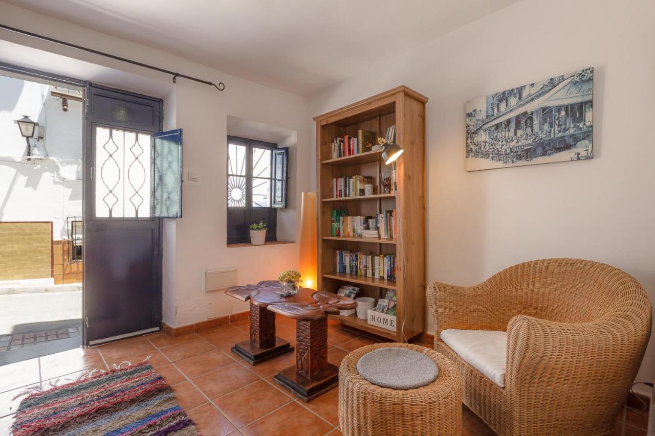 Casa Randonneur, Traditional Townhouse In Alora. Holiday home *