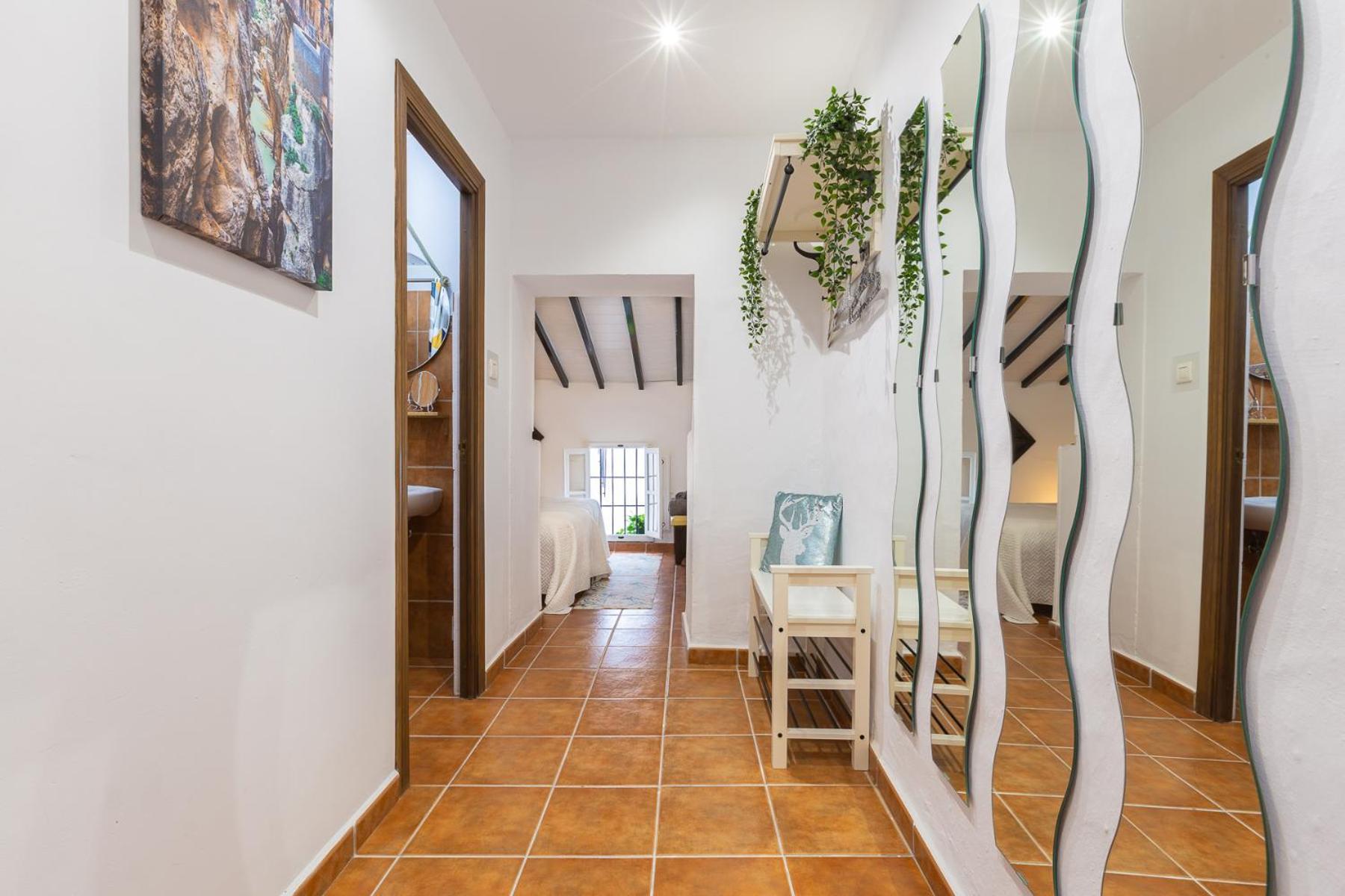 Casa Randonneur, Traditional Townhouse In álora. *